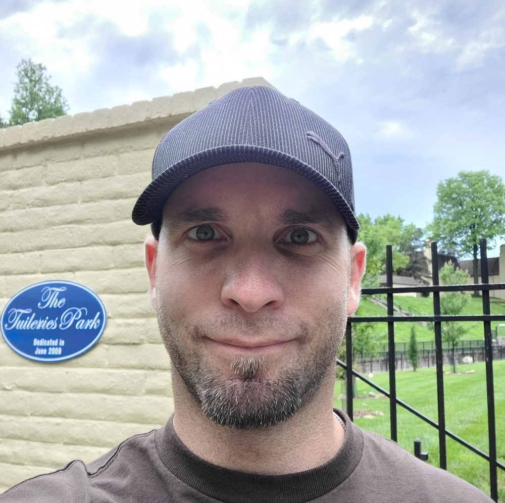 Meet your Posher, Salvador ricardo